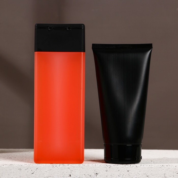 Подарочный набор косметики &laquo;Идеальный мужчина&raquo;, гель для душа 250 мл, гель для бритья 110 мл, бритвенный станок, HARD LINE