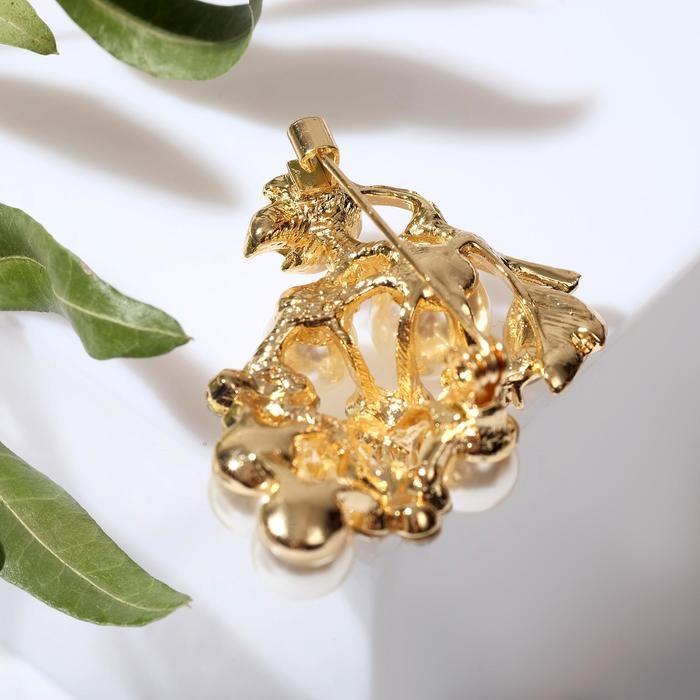 Брошь &laquo;Виноградная гроздь&raquo; с цветами, цвет радужный в золоте