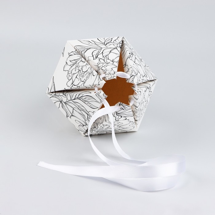 Переноска - шестиугольник для цветов &laquo;Контурные цветы&raquo;, белая, 15 х 35 х 15 см