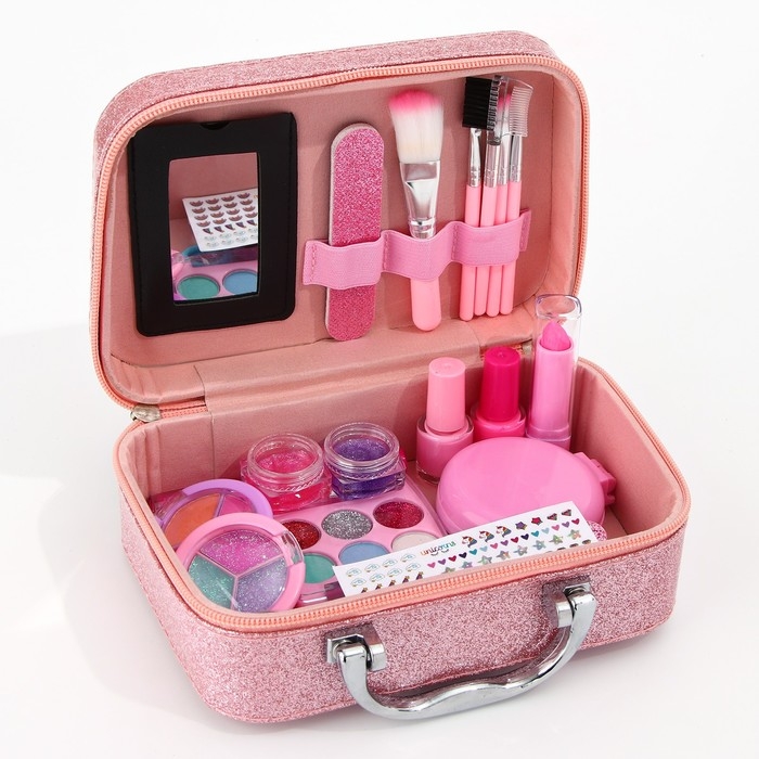 Набор детской косметики в чемодане &laquo;Самой красивой&raquo;, тени, резинки для волос, блески для губ, глиттер, лаки для ногтей, наклейки, пилочка, расчёска, кисти, косметичка