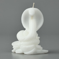 Новый год 2025! Свеча интерьерная &laquo;Новогодняя коллекция: Змея на монетках&raquo;, белая, 78 х 61 х 52