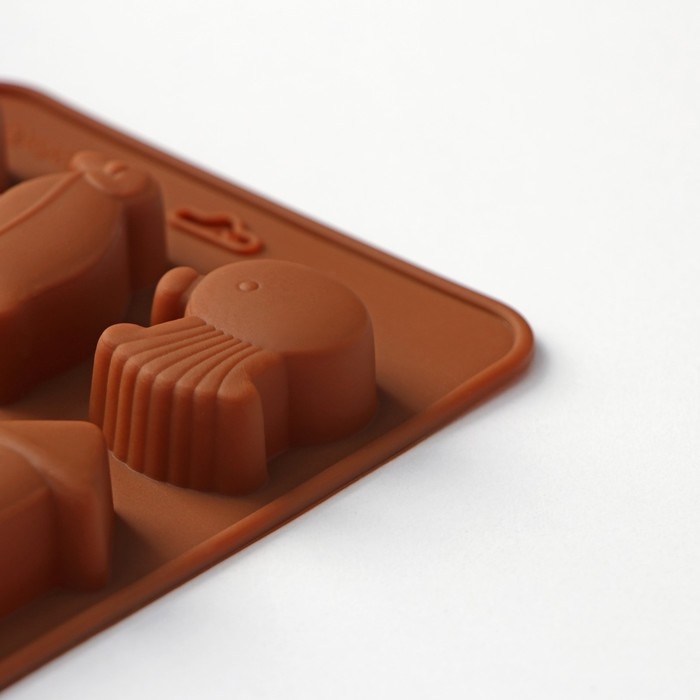 Форма для шоколада Доляна &laquo;Пингвины&raquo;, силикон, 21,5&times;10&times;1,5 см, 12 ячеек, цвет коричневый