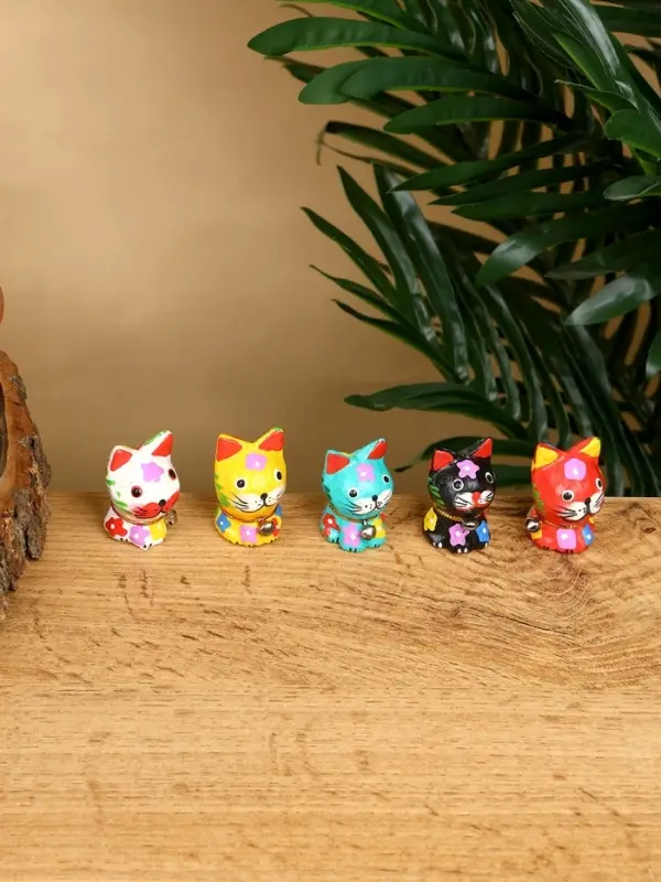 Набор сувенирный "Котята" дерево (5 штук), 4 см