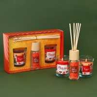 Набор новогодних свечей с аромадиффузором "Чудес, тепла и уюта", аромат мандарин Набор новогодних свечей с аромадиффузором "Чудес, тепла и уюта", аромат мандарин