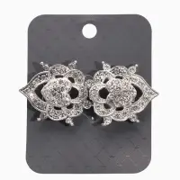 Зажим для кардигана "Ажур", кокошник, цвет белый в серебре