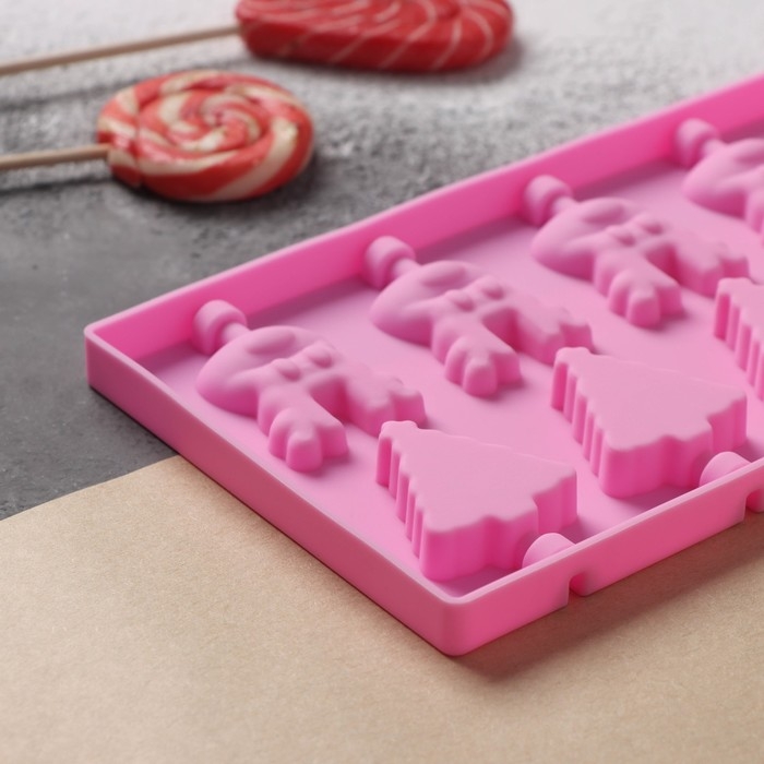 Форма для леденцов новогодняя Доляна &laquo;Новый год&raquo;, силикон, 25&times;10,5&times;1 см, 12 ячеек, с палочками, цвет розовый