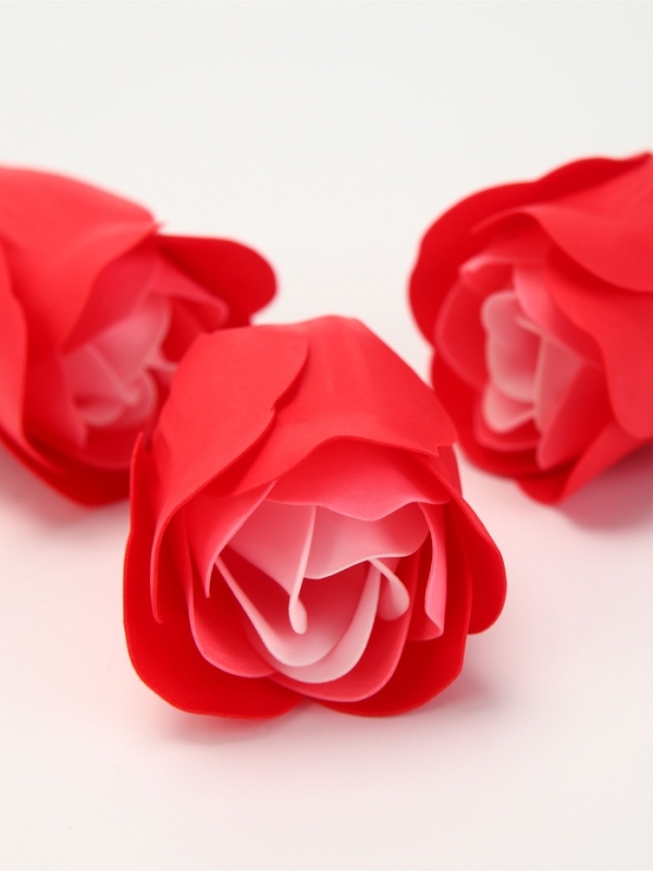 Набор мыльных роз в коробке 16 штук, красно-белые