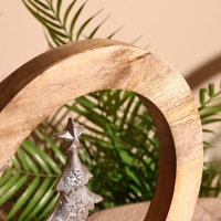 Сувенир интерьерный в деревянном кольце "Ёлка" 30х8х33 см Сувенир интерьерный в деревянном кольце "Ёлка" 30х8х33 см