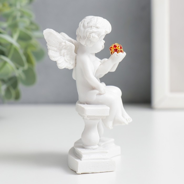 Сувенир полистоун "Белоснежные ангелы на скамье с кристаллом" 8,5х7,4х5 см