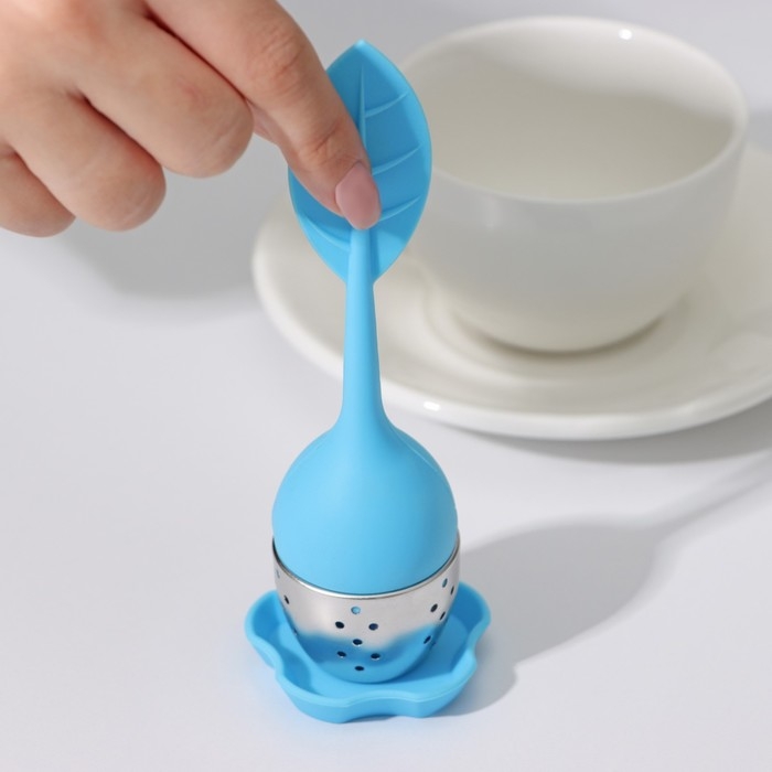 Ситечко для чая Доляна &laquo;Листок&raquo;, нержавеющая сталь 304, цвет голубой