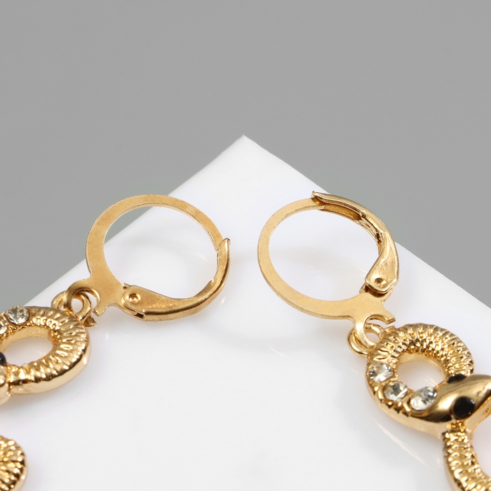 Новый год! Символ года 2025! Серьги металл &laquo;Змея&raquo; завёрнутая, цвет белый в золоте