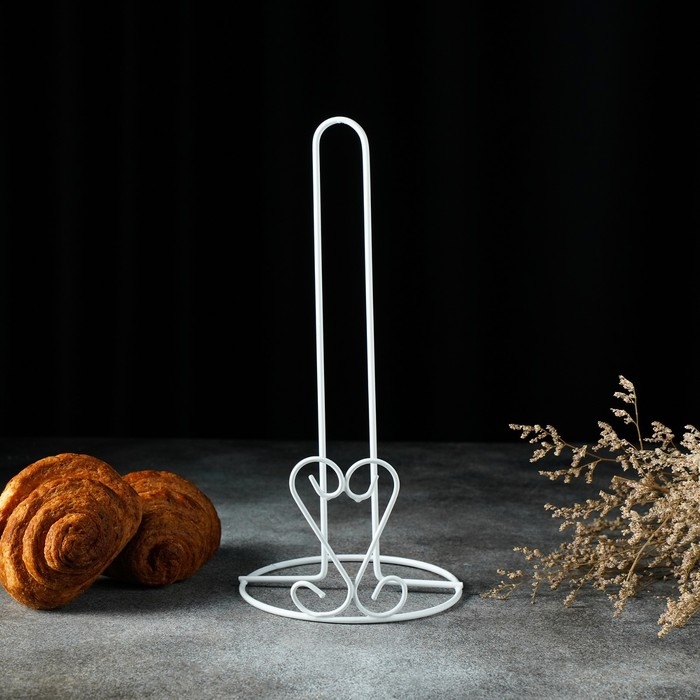 Держатель для бумажных полотенец Доляна &laquo;Сердце&raquo;, 13,5&times;13,5&times;28 см, цвет белый