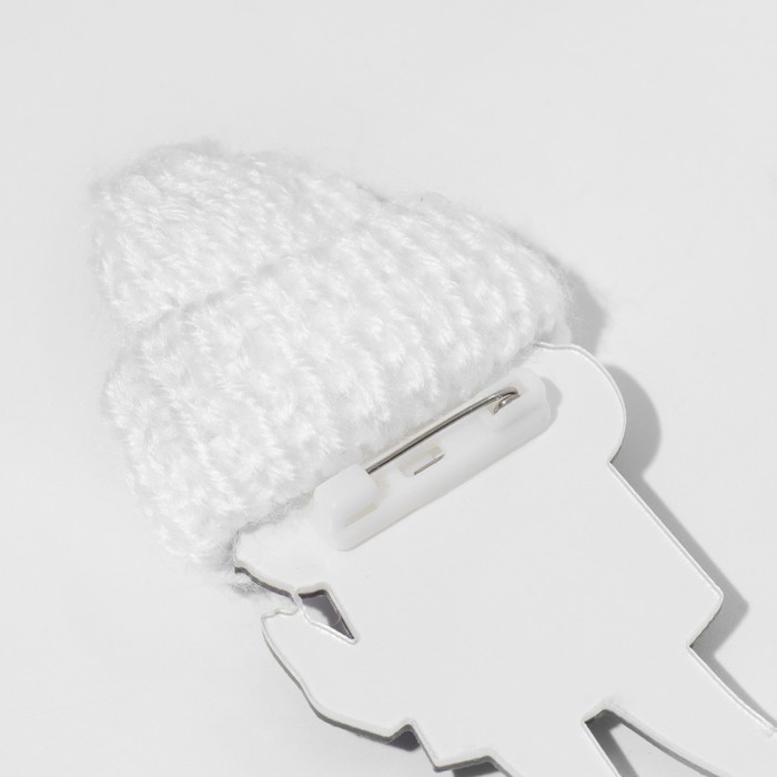 Брошь &laquo;Девочка&raquo; в джинсах, цветная в серебре