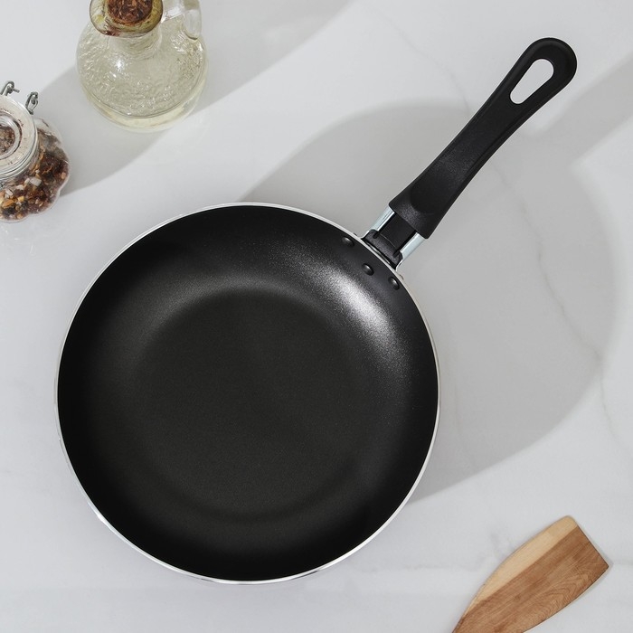 Сковорода &laquo;Эксперт&raquo;, d=20 см, пластиковая ручка, антипригарное покрытие, цвет бордовый