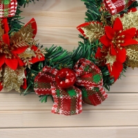 Венок новогодний d-30 см "Яркая сказка" цветы бантики ягоды