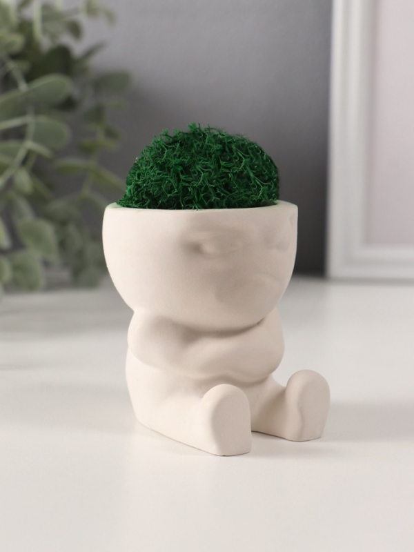 Кашпо бетонное "Мистер Зло" со мхом 7*6*6,5 см белый (мох зеленый стабилизированный)