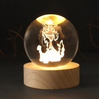 Сувенир стекло подсветка "Шар. Лошадка в короне" d=6 см подставка дерево, USB