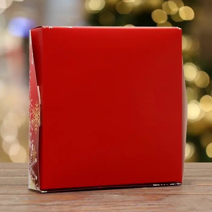 Коробка складная с окном &laquo;Новый год&raquo; 20&times;20&times;4 см