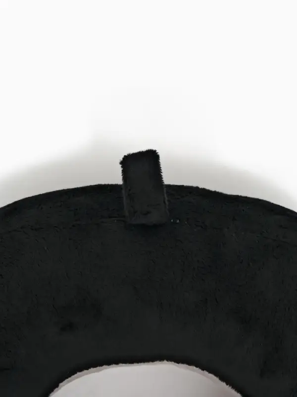 Подушка для путешествий бархатная формовая "Недоступен", черная