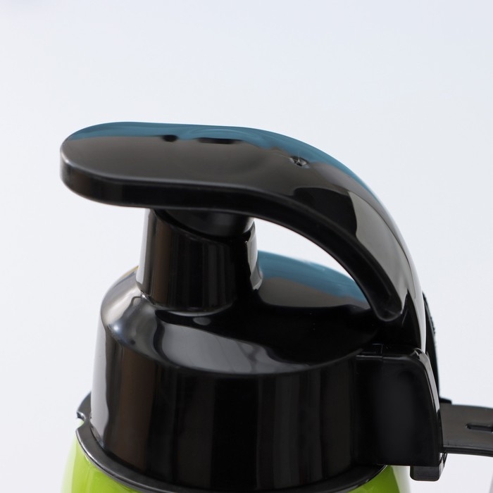 Бутылка для воды пластиковая &laquo;Милитари&raquo;, 500 мл, 6&times;6&times;23 см, цвет зелёный