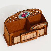 Календарь-карандашница "Летние цветы", мдф, дуб, 17х7,5х14 см Календарь-карандашница "Летние цветы", мдф, дуб, 17х7,5х14 см