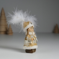 Сувенир полистоун "Девочка в шапке-сове, в золотистой шубке, с леденцом" 3,5х3,5х8 см Сувенир полистоун "Девочка в шапке-сове, в золотистой шубке, с леденцом" 3,5х3,5х8 см