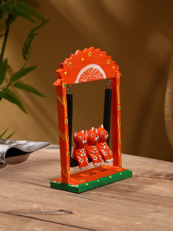 Сувенир интерьерный "Кошки на качелях" дерево 19х24 см