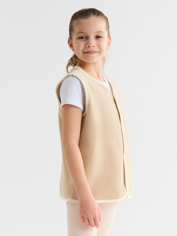 Жилетка флисовая детская Collorista, цв. бежевый, рост 116 см Жилетка флисовая детская Collorista, цв. бежевый, рост 116 см