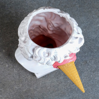 Ваза "Давид с мороженым" белая Ваза "Давид с мороженым" белая