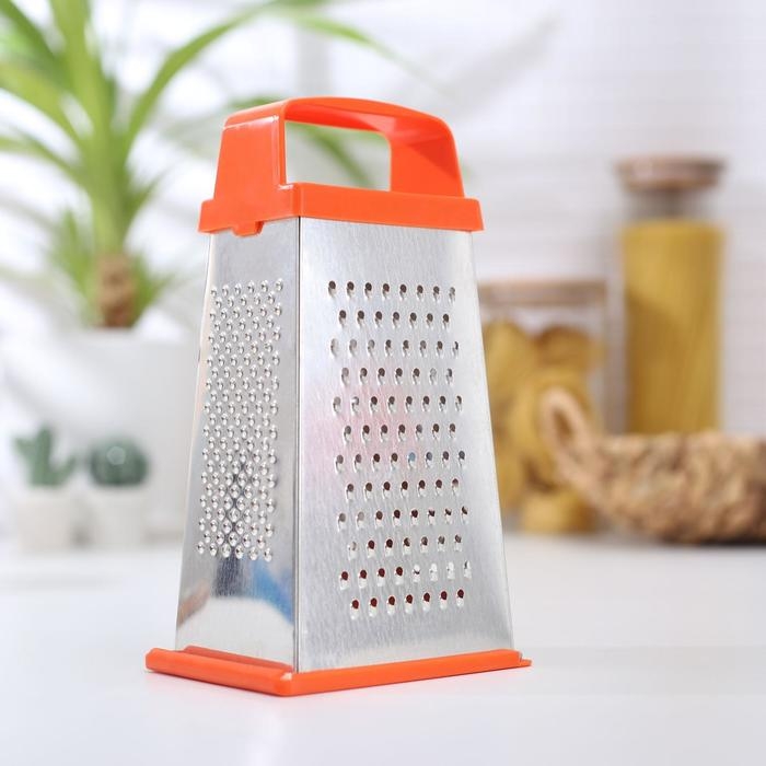 Тёрка &laquo;Универсал&raquo;, 4 грани, с крышкой-дозатором и пластиковой ручкой, 11&times;8,5&times;22 см, цвет МИКС