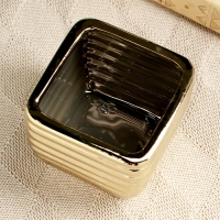 Кашпо "Страйпс" золотое, 10х10х8,5см Кашпо "Страйпс" золотое, 10х10х8,5см