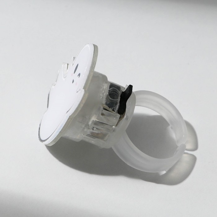 Кольцо детское с огоньком на Хэллоуин «Приведение», безразмерное. Кольцо детское с огоньком на Хэллоуин «Приведение», безразмерное.