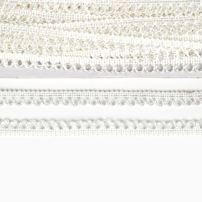 Тесьма белая с фестонами 1,1 см намотка 50 метров