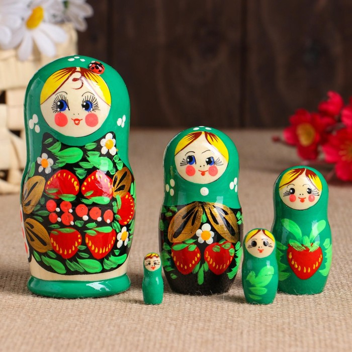 Матрёшка &laquo;Божья коровка&raquo;, зелёное платье, 5 кукольная, 10-12 см