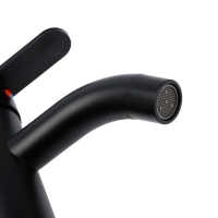 Смеситель для раковины ZEIN Z3653, однорычажный, высота излива 8 см, ABS-пластик, черный Смеситель для раковины ZEIN Z3653, однорычажный, высота излива 8 см, ABS-пластик, черный