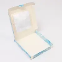 Подарочная коробка сборная с окном &laquo;Метель&raquo;, 19&times;19&times;3 см