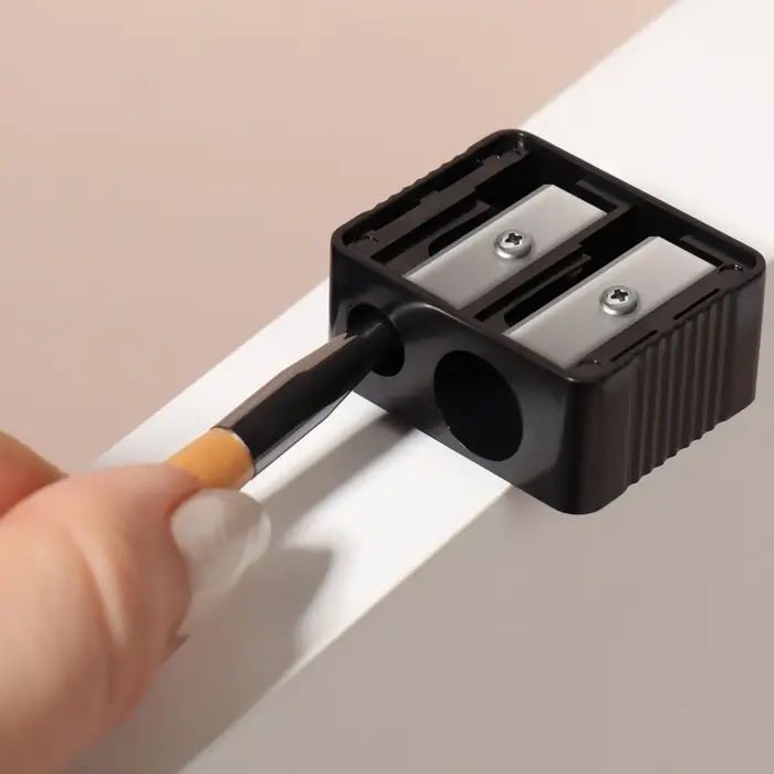 Точилка косметическая, двойная, чёрная