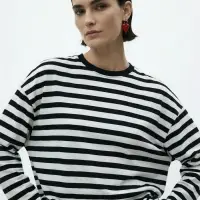 Серьги со съмными элементами "Сердца" вытянутые, цвет красный в серебре