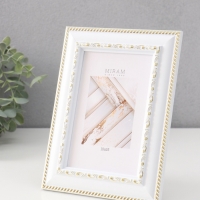 Фоторамка пластик "МИРАМ" 10х15 см, белый с золотом Фоторамка пластик "МИРАМ" 10х15 см, белый с золотом