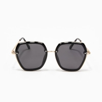 Очки солнцезащитные uv 400, дужка 13 см, ширина 12.6 см, линза 5.6&times;5.5 см