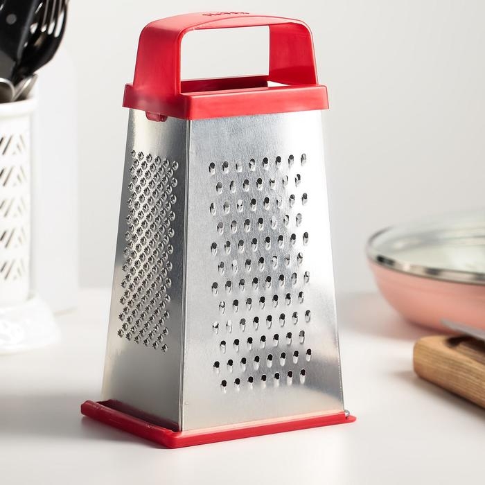 Тёрка &laquo;Универсал&raquo;, 4 грани, с крышкой-дозатором и пластиковой ручкой, 11&times;8,5&times;22 см, цвет МИКС