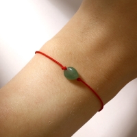 Браслет желаний &laquo;Нефрит&raquo; на красной нити, длина регулируется