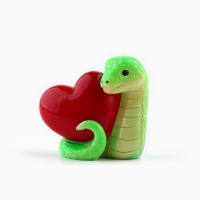 Фигурка 2025 &laquo;Новогодняя коллекция: Змея с сердцем&raquo;, 3,5 х 3,2 см