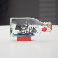 Корабль сувенирный в бутылке 15х4х6см, чёрный Корабль сувенирный в бутылке 15х4х6см, чёрный