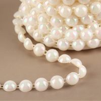 Жемчуг на нитях, с голографией, плоский, 10 мм, 9 &plusmn; 1 м, цвет белый