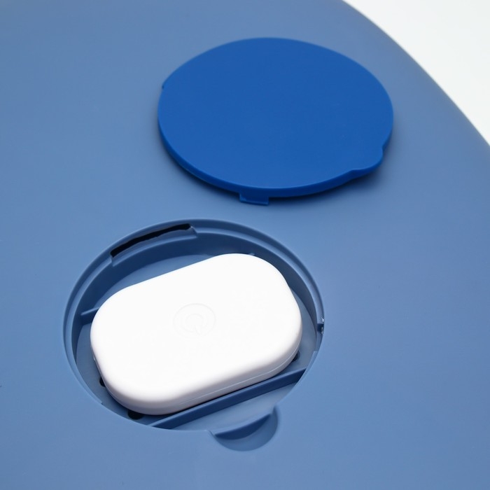 Туалет закрытый с УФ-лампой для уничтожения запаха 39 х 56 х 40 см, синий Туалет закрытый с УФ-лампой для уничтожения запаха 39 х 56 х 40 см, синий