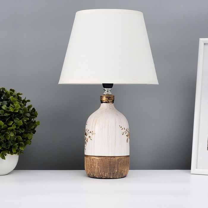 Настольная лампа с абажуром RISALUX &laquo;Синди&raquo;, Е14, 40 Вт, 22.5&times;22.5&times;37 см