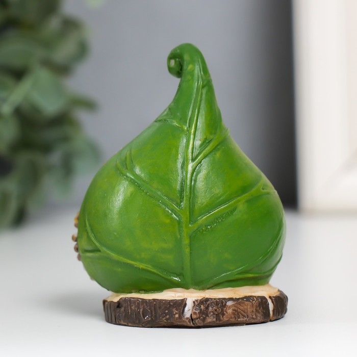 Сувенир полистоун "Ёжик с леденцом у листика" 7х5,7х4,5 см