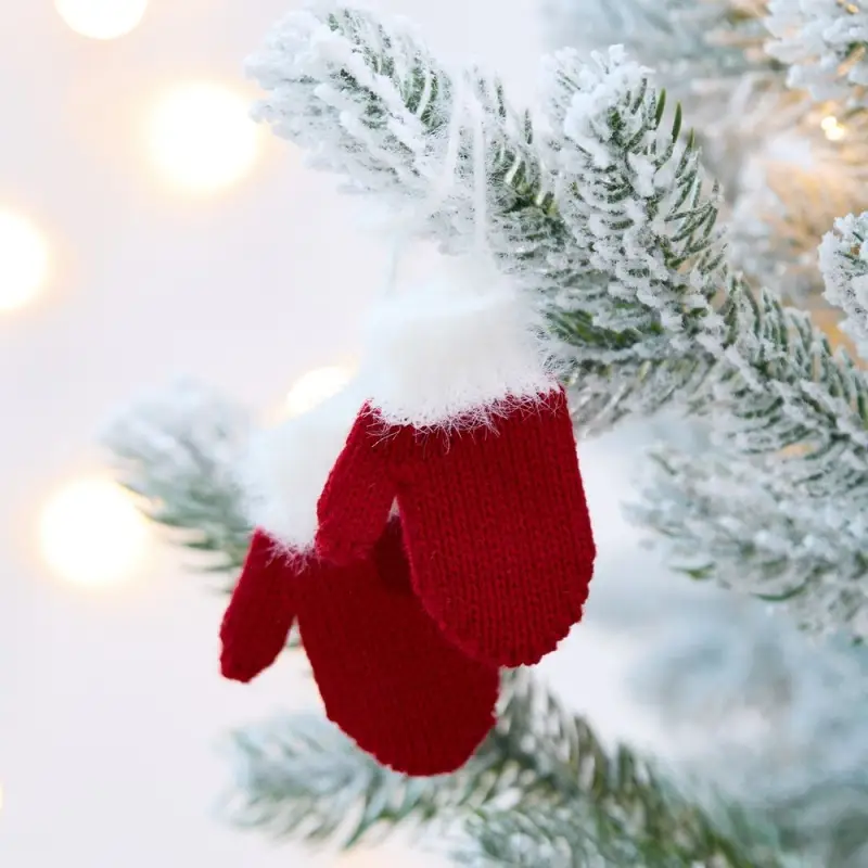 Подвеска на елку &laquo;Вьюшка&raquo;, варежки, красная