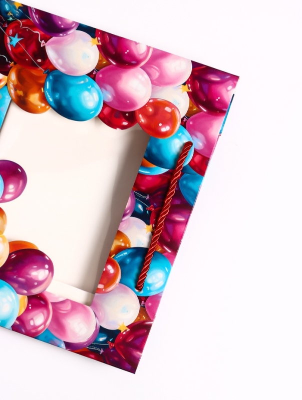 Пакет подарочный с окном "Воздушные шары", 25 х 10 х 22 см
